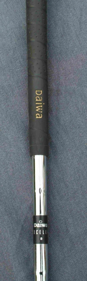 Cuña de lanzamiento Daiwa Exceler PW con eje de acero rígido original y agarre Foto 3 de 3