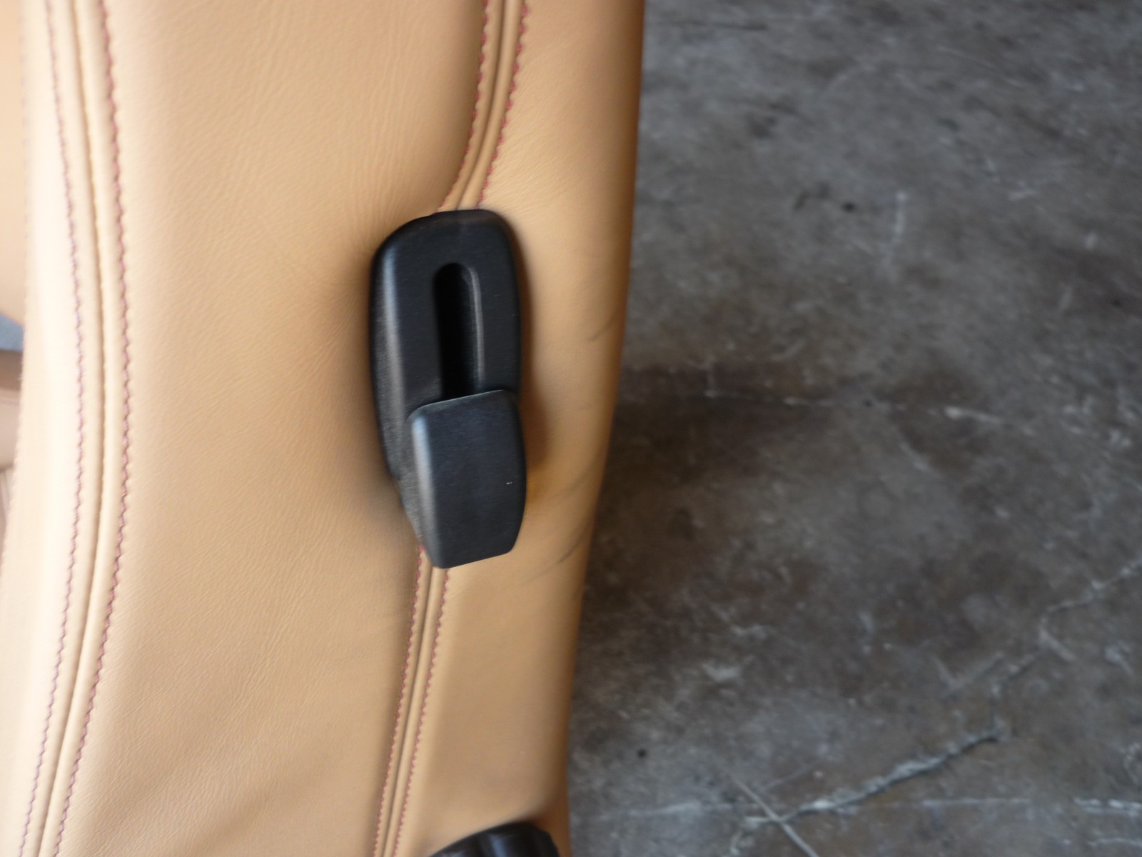 Ferrari F430 - RH Passenger Seat /Daytona -P/N 69150700
