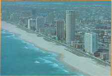 AERIAL VIEW OF THE BEACH AT SURFERS PARADISE QLD AUSTRALIA POST POSTCARD 1976
