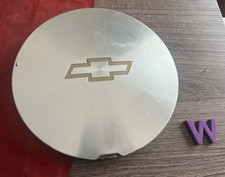 W 1 1995-2002 Chevy Blazer S10 Center Cap 15982653