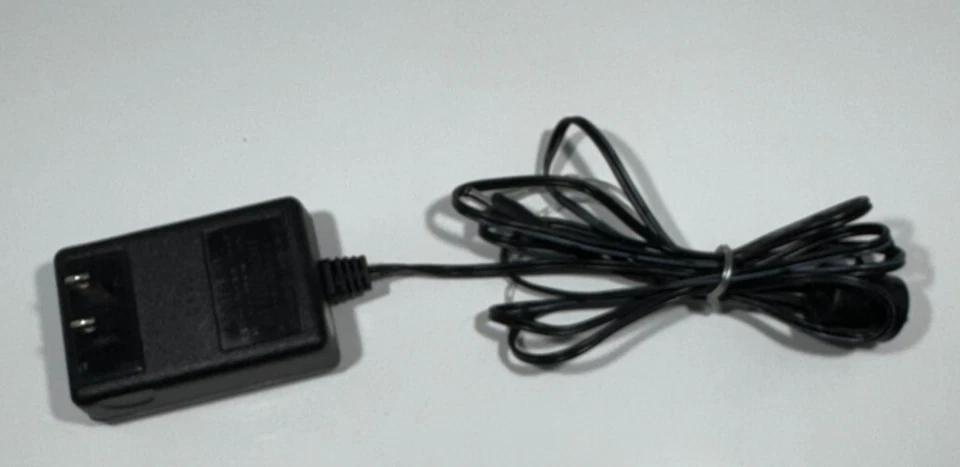 Magellan Roadmate 700 Wireless 3" LCD Touchscreen Portable GPS Navigator w/ Bag - Image 4 of 4