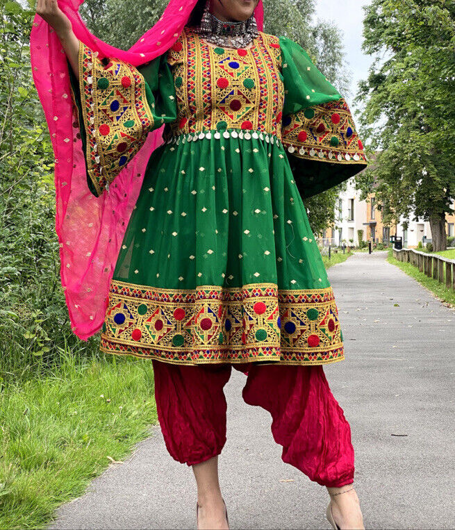 Afghan Kuchi Dress アフガニスタン　ドレス afghan dress kuchi لباس افغاني /Afghan Traditional Dress. 3