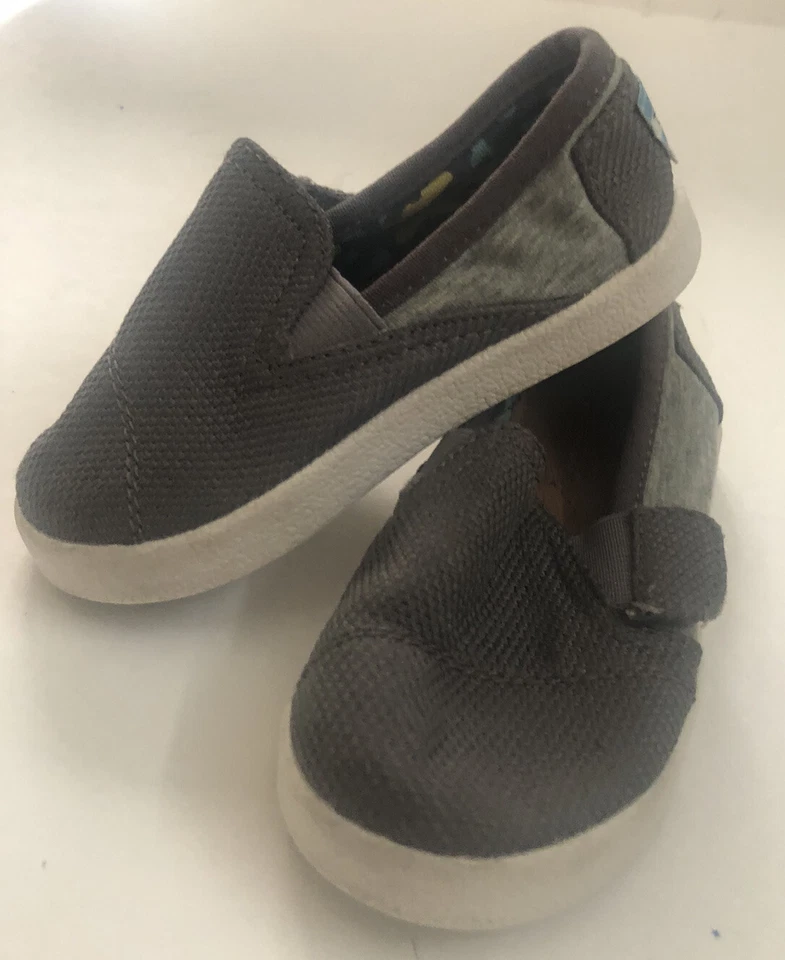 TOMS Luca Zapatillas Gris Sin Cordones Niños Niños y Niños’s Lugar Sandalias 2 piezas Talla 6 Foto 4 de 4