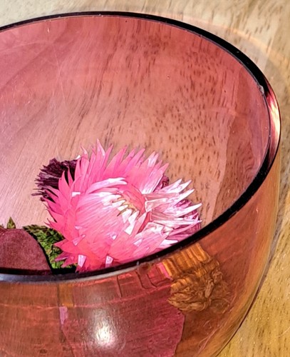 Charming Red Glass Bowl, Great Display, Trinkets, Dried Floral Chocs Etc - Picture 3 of 5