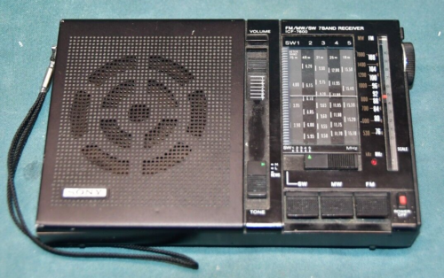 Sony ICF-7600 AM/FM/Shortwave Radio Receiver - Picture 1 of 2