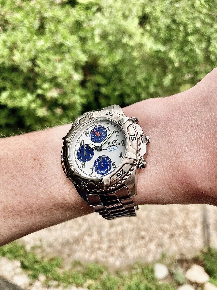 Vintage GUESS WATERPRO 5-BAR Quartz Men's Chronograph Diver Vintage GUESS WATERPRO 5-BAR Quartz Men's Chronograph Diver
