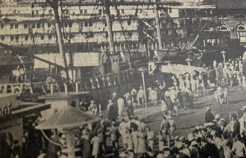 Great Lakes Exposition Cleveland 1936-37 Admiral Bird’s Ship & Lighthouse - Picture 2 of 3