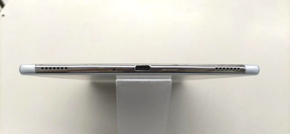 Onyx BOOX Nova Air 7.8 inch E-Ink 32GB E-Book Tablet White w/ Box, Accessories - Image 4 of 4