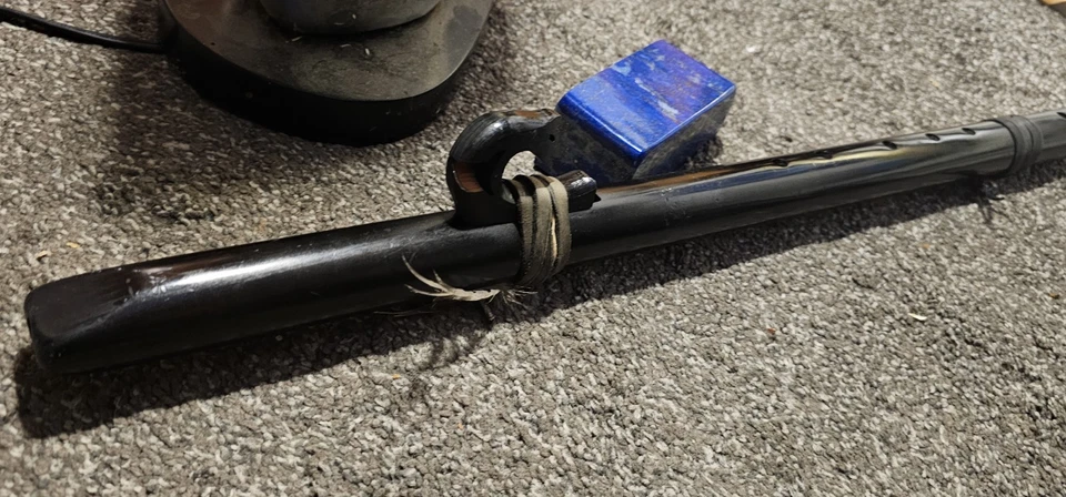 Flauta nativa americana llave de G madera negra 5 agujeros AmazingSound. pegado fetiche crac Foto 2 de 4