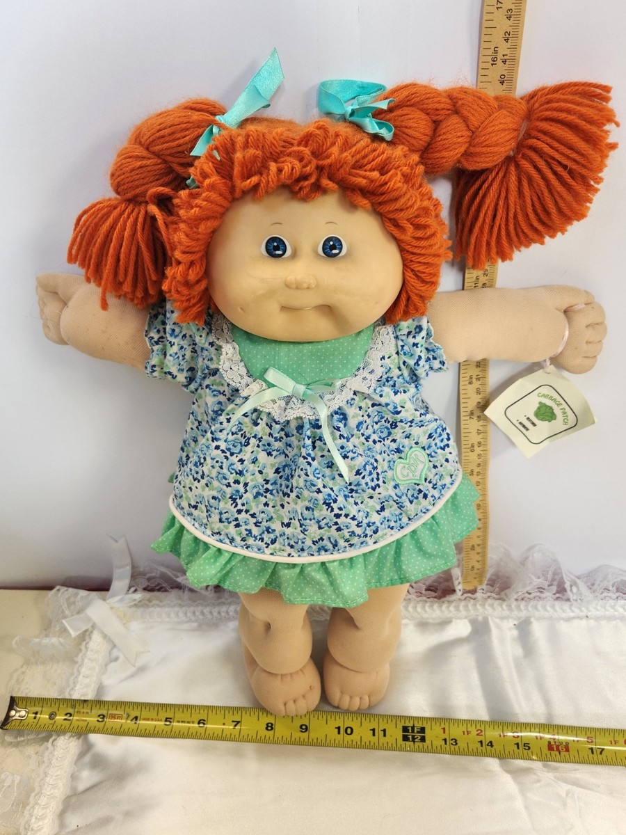 ginger hair green dress Bellis Wreath Martine-C Midi Dress main image 0