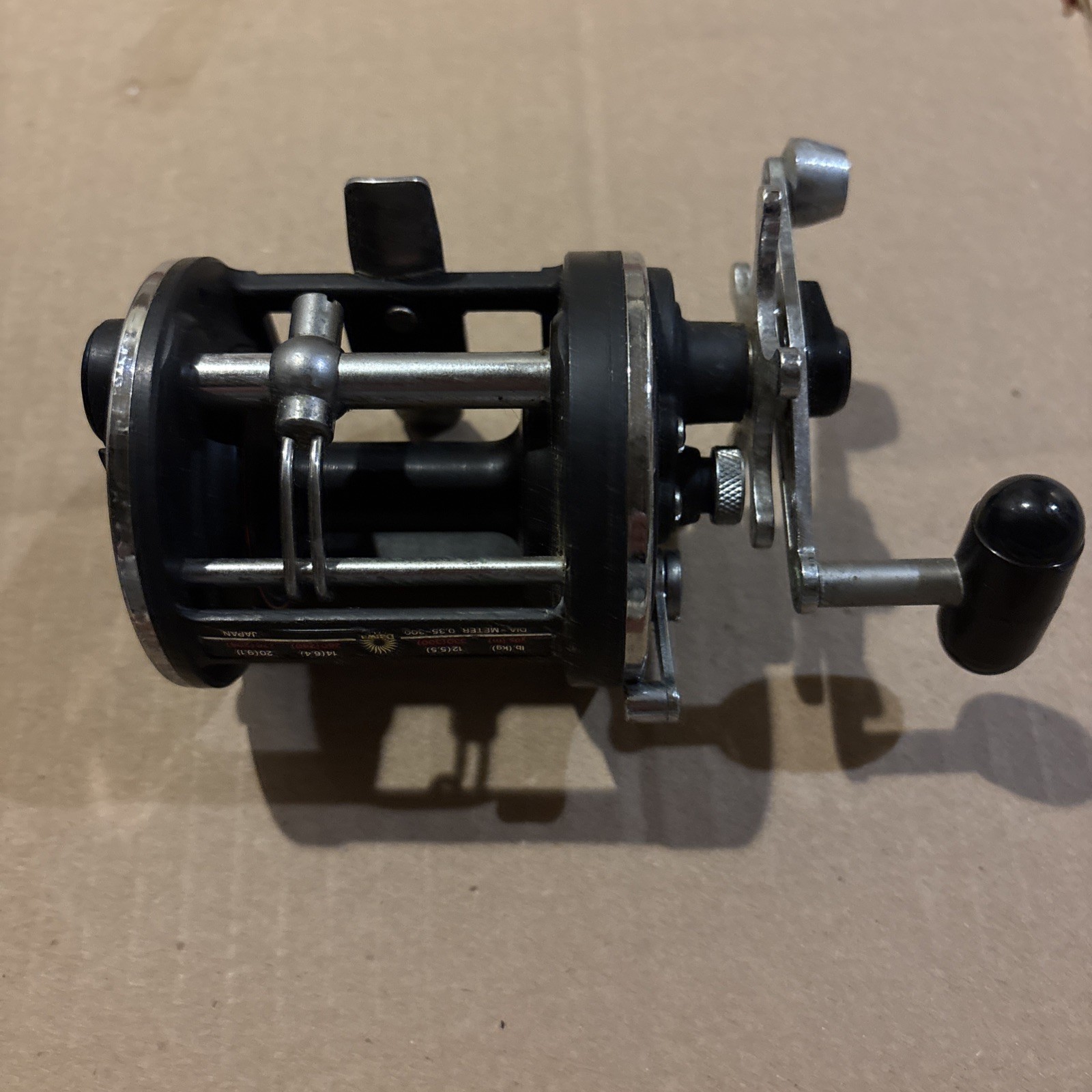 Daiwa Sealine 27h fishing reel