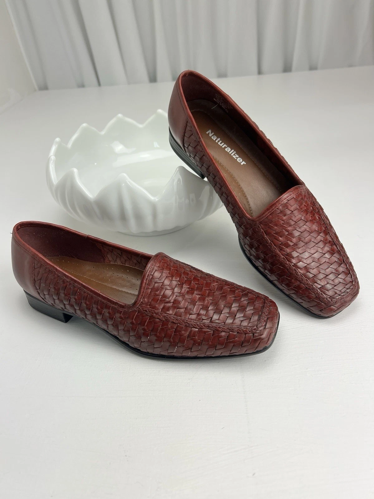Naturalizer Women’s Wine Bergundy Trend Woven Leather Preppy Loafers Size 6 USA