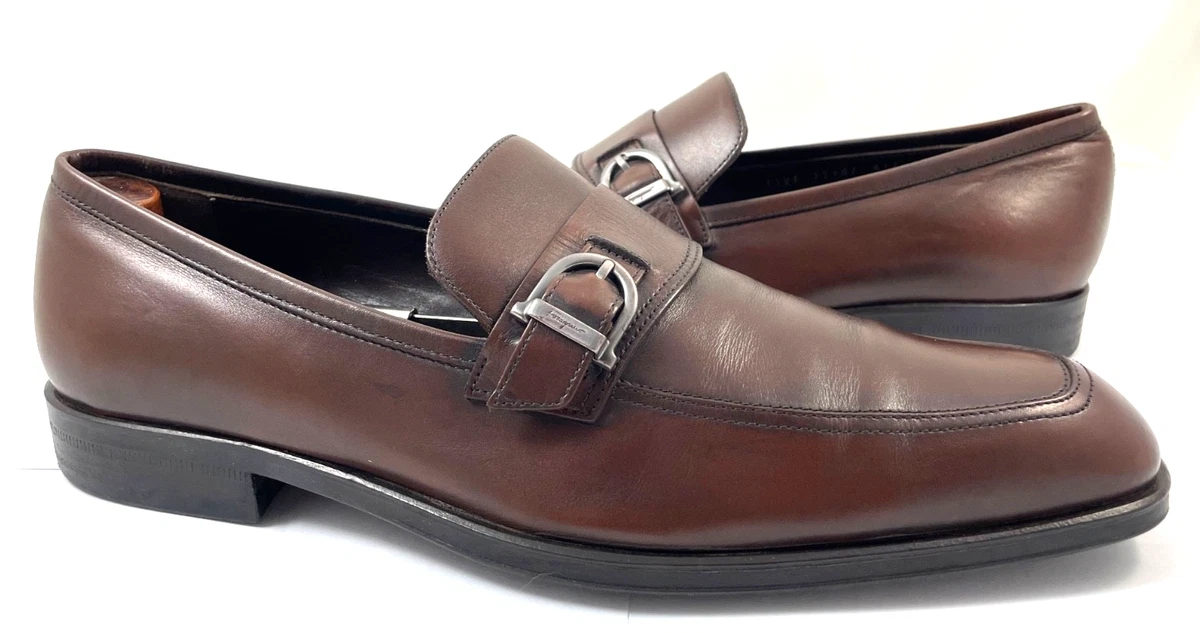 Salvatore Ferragamo Leather Upper Solid Casual Shoes for Men  display picture 3