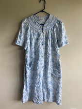 Barbizon Sleepwear House Coat Womens Medium Vintage Blue Floral Satin and Lace T