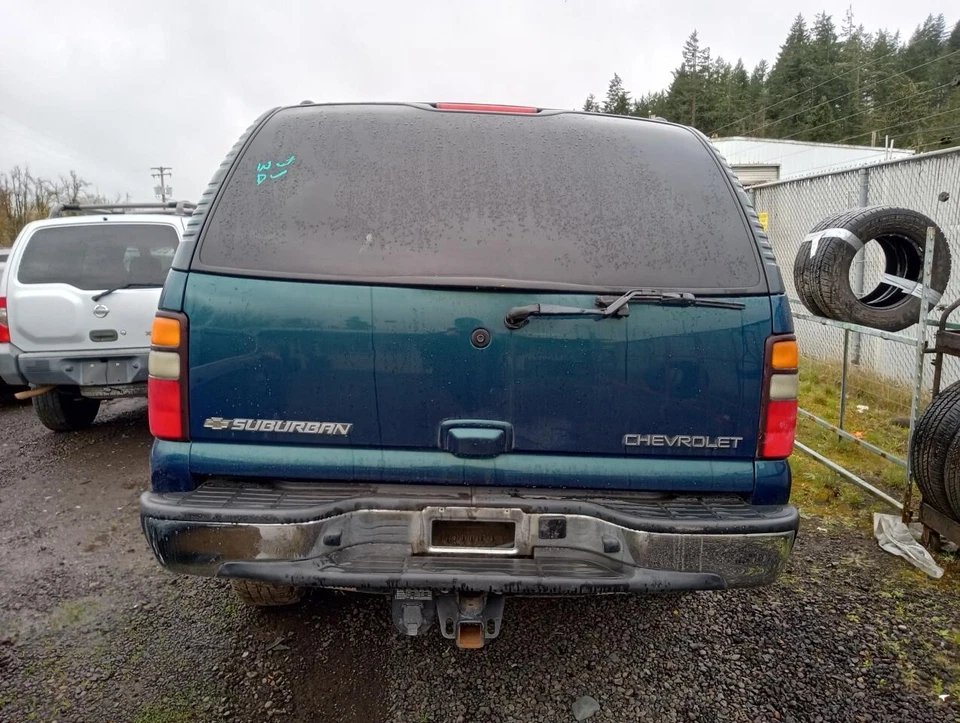 Pinza de freno de disco delantera izquierda usada se adapta a: Chevrolet Suburban 2500 2005 freno delantero Foto 3 de 4