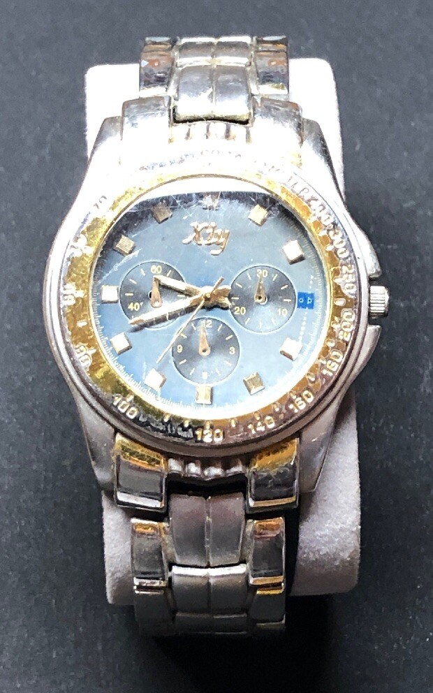 Montre Bracelet Femme ACTION Acier - Ancienne, Vendue En L'état (pile à Changer)
