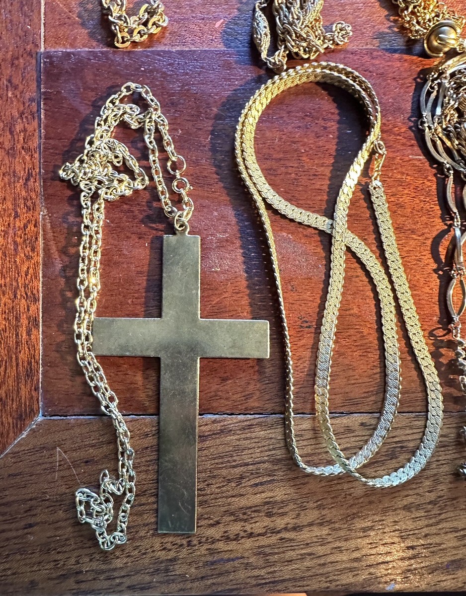 Vintage And Modern Gold Necklaces Lot View 5