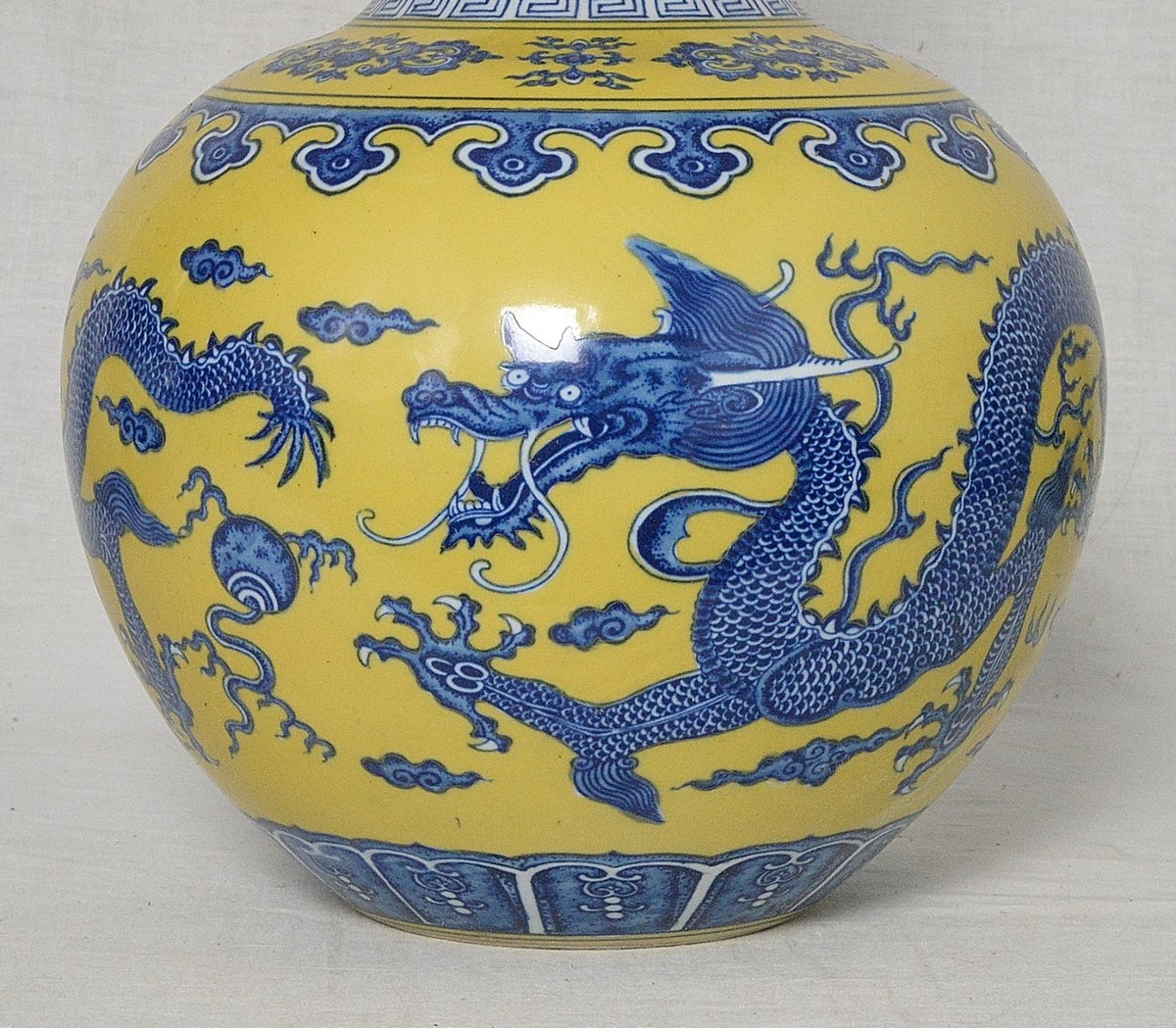 2474 中国骨董　黄色　龍文　水指　時代物 2474 中国骨董 黄色 龍文 水指 時代物 - メルカリ
