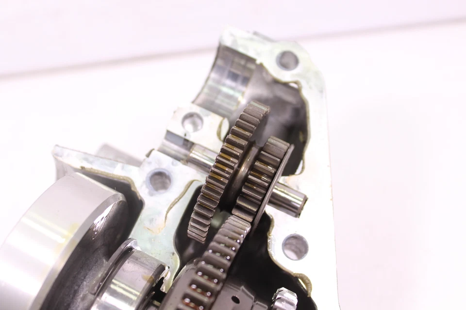 2013 BMW K1600 GT GENERATOR AND STARTER DRIVE GEARS WITH COVER - Изображение 3 из 4