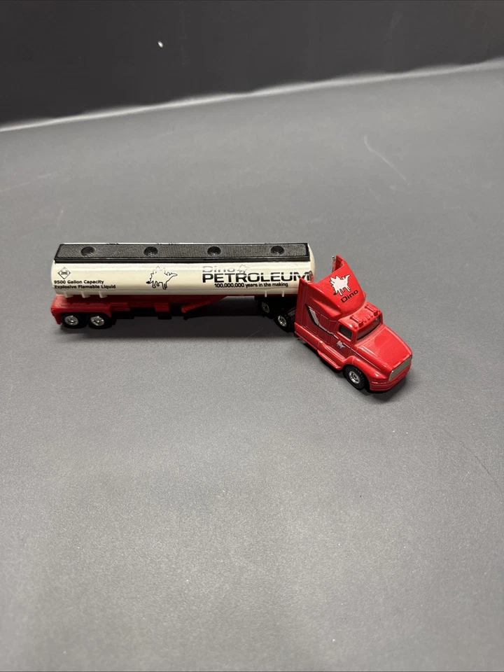 Maisto Kid Connection Highway Movers Ford Aeromax Dino Petroleum Tanker Semi - Image 3 of 4