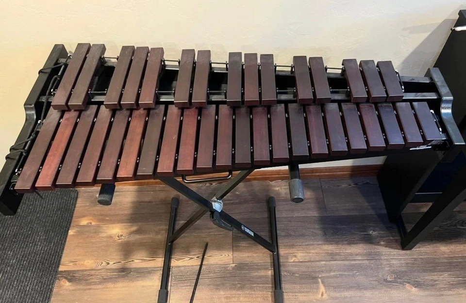 Xilófono Yamaha YX230CSWC Padauk de 3 octavas con soporte y estuche blando Foto 2 de 3