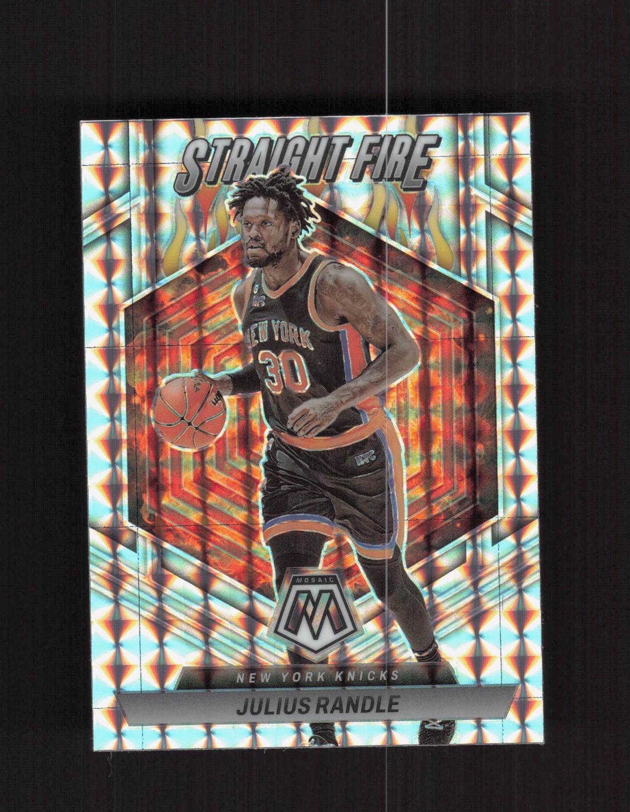 2022-23 Panini Mosaic #18 Julius Randle Straight Fire