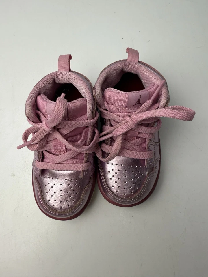 Niño pequeño Jordan 1 tiro rosa medio/blanco-rojo noble (AV5172-640) talla 5c Foto 4 de 4