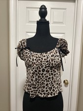 Women  s Fitted Leopard Blouse With Bows On Sleeve. Size Medium Nwt.