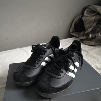 adidas Samba Black White Low Top Lace-Up Soccer Sneakers women 