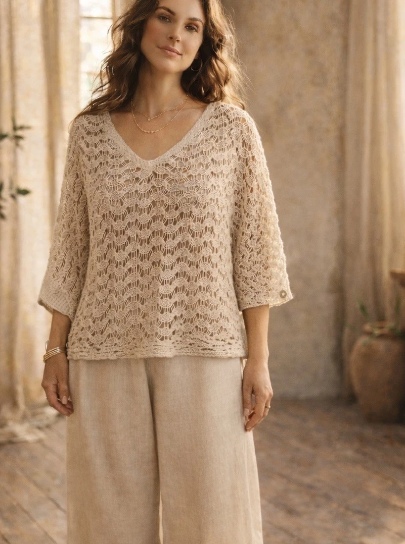 Anthropologie Sparrow Sweater Poncho Cream Size S/M Colored Metallic Thread