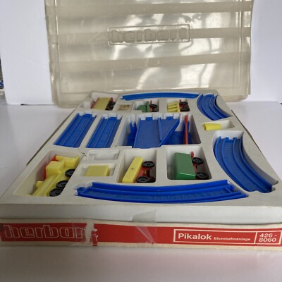 VINTAGE Playskool Electric Batt-Op Ride On FAO Schwarz 8 Tracks. PLUS TRAIN RARE