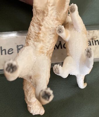 SCHLEICH 16395 Golden Retriever Hündin, für Kinder ab 3+ Jahren, Farm World - Spielfigur