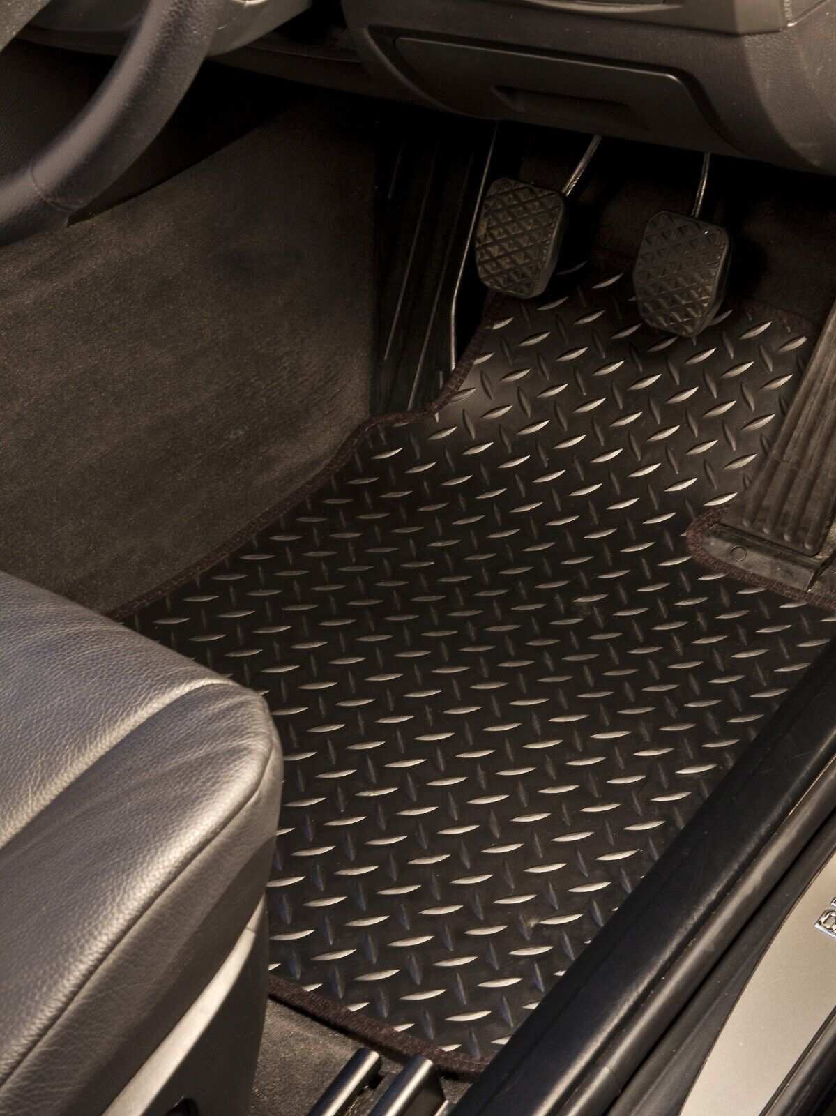 Tailored Made Rubber Car Floor Mats to Fit AUDI A3