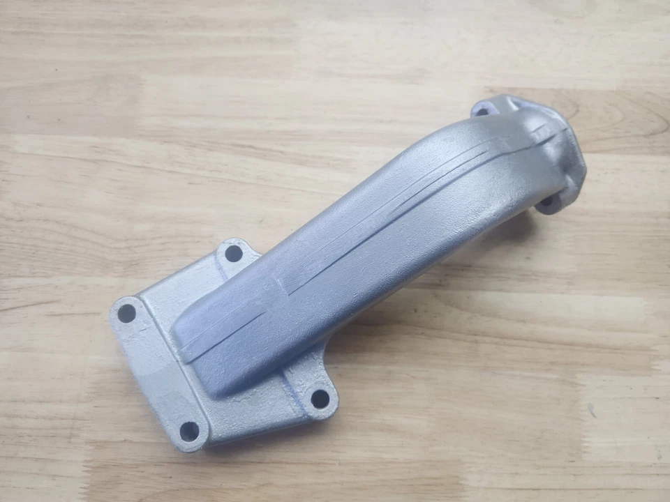 Porsche 944 Engine Mount Bracket (P/N: 944 375 123 01) Refurbished - Image 3 of 4