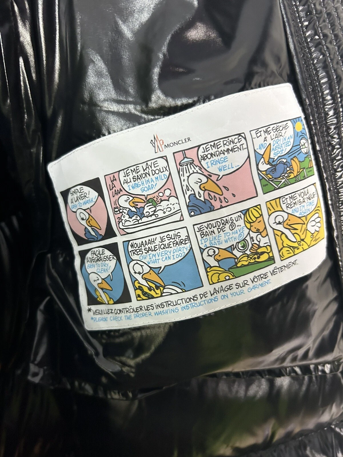 Moncler Moka cappotto imbottito aderente lucido con cappuccio 00