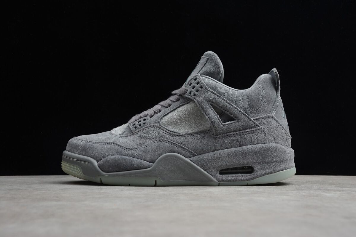 Size 10 - Jordan 4 Retro x KAWS Cool Grey 2017 for sale Size 10 - Jordan 4 Retro x KAWS Cool Grey 2017 for sale