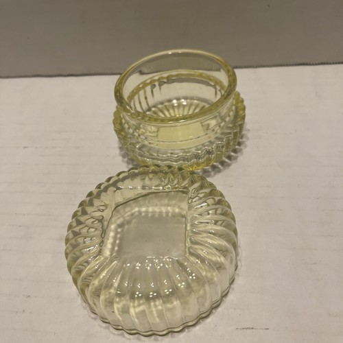 Antique Pale “Yellow”Glass Trinket Box 3 in Wide 2” T.  Scalloped, Jewlery *read - Bild 10 von 10