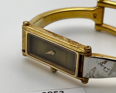 GUCCI ゴールド クォーツ腕時計 1500 Ladies Gucci Gold Tone Black Dial 1500 Bangle Watch for sale