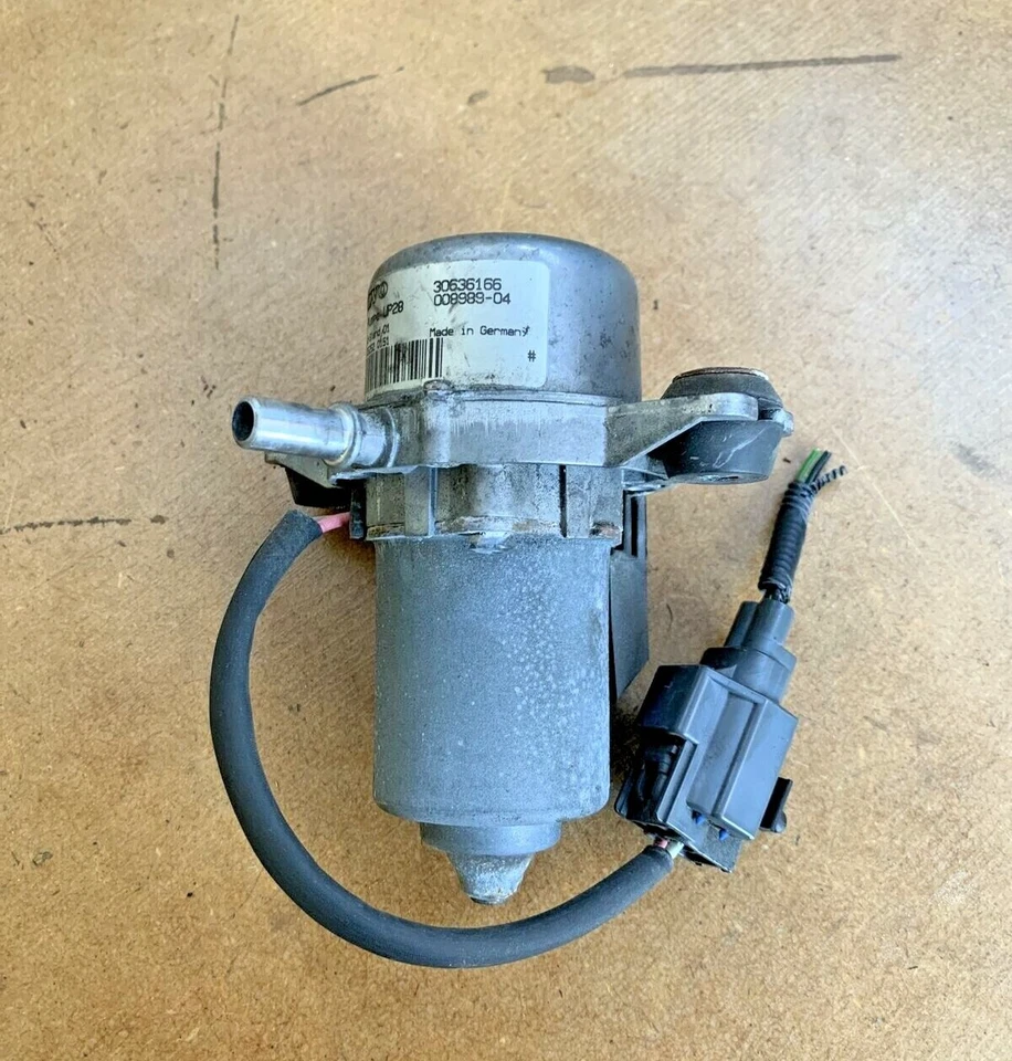 Volvo XC90 Vacuum Brake Pump 30636166 OEM 2005-2011 - Image 3 of 4