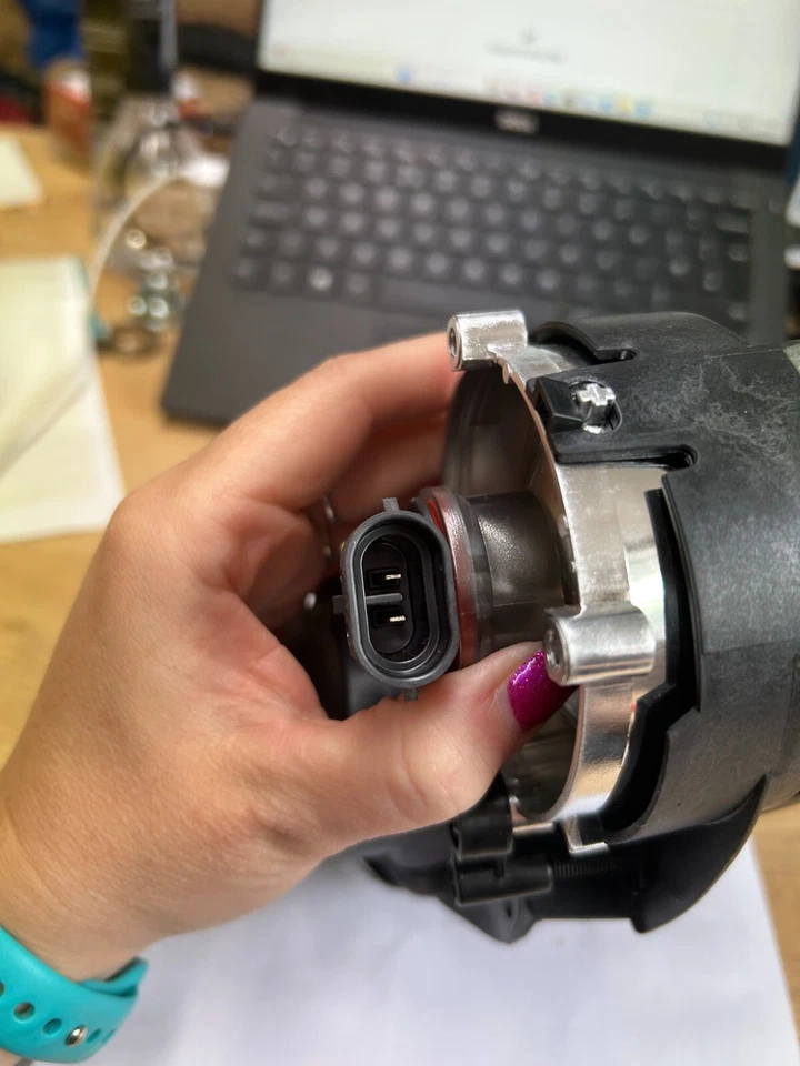 Faro antiniebla delantero izquierdo Smart ForFour 454 LLE312 04-06 Magneti Marelli Q1-4 Foto 3 de 4