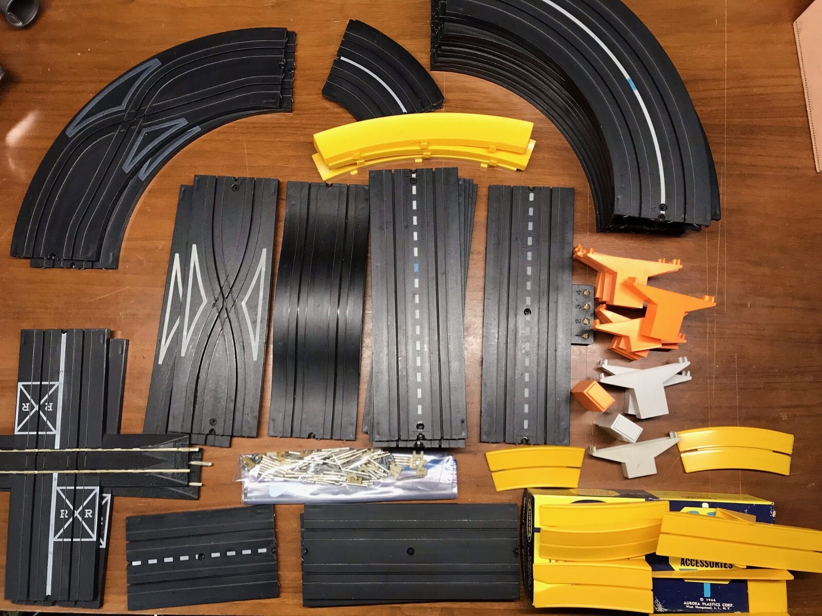 Vintage Aurora Slot Car Tracks (33) & Many Accessories! See List and