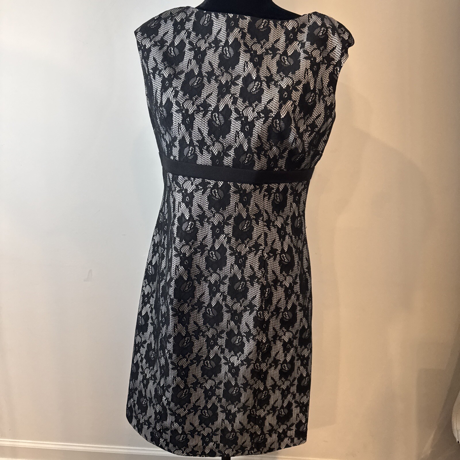 Chaps Wrap Dress Red floral size 8 - image 2