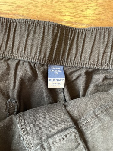 Old Navy Women’s OG Chino Flat Front Elastic Waist Chino Shorts, Black 2x - Picture 3 of 3