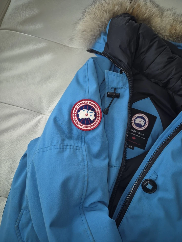 CHAQUETA BOMBER CANADA GOOSE MUJER CHILLIWACK PBI AZUL AUTÉNTICA Foto 3 de 4
