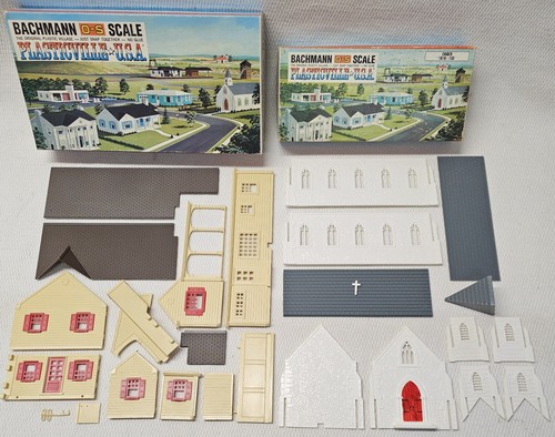 Lote Kit Plasticville Vintage New England Rancher 1912-200 Iglesia 1818-150 Lionel | Condition: Used