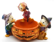 Jim Shore Disney Showcase 2006 "Playing Tricks Sharing Treats" Figurine #4005630