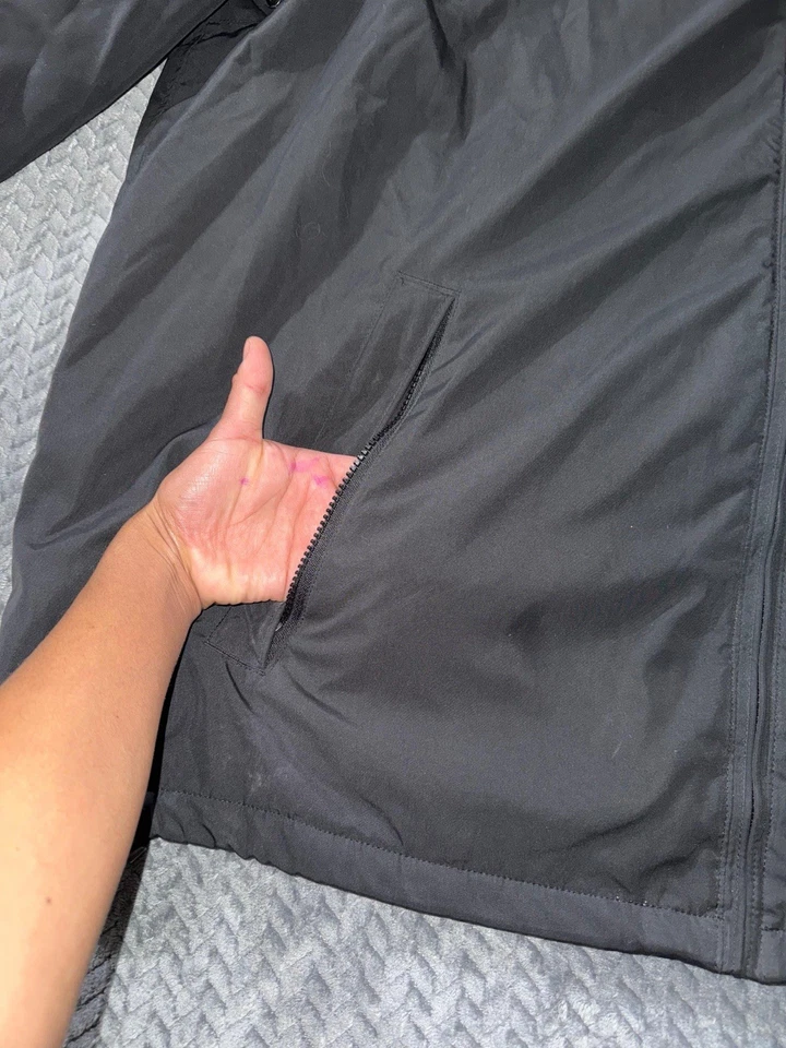 Jaqueta Polo Ralph Lauren Preta com Capuz Zíper Completo Pônei Vermelho Tamanho 3XL Alta - Imagem 3 de 4