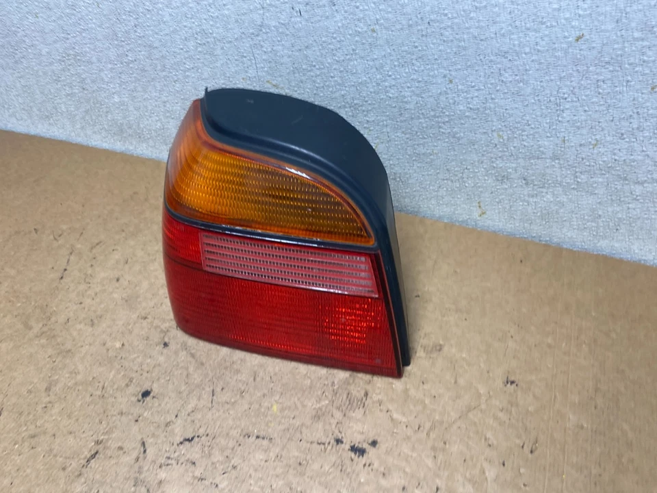 Luz trasera izquierda conductor Volkswagen Golf MK3 1997-2003 OEM S7614 DW Foto 2 de 4
