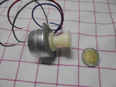4x Motor m. Pulley, Plattentellerantrieb 990411107411 MB01,250-300rpm,110/48Volt