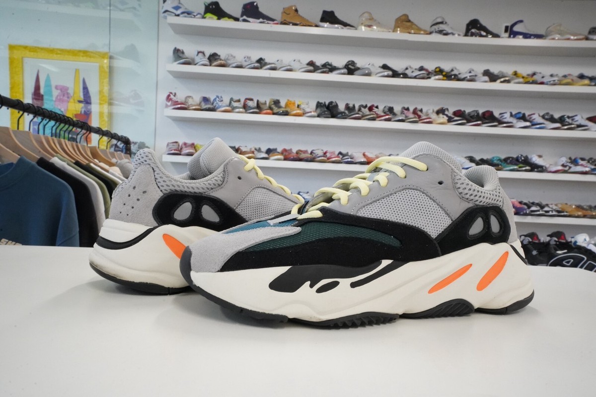 Adidas Yeezy Boost 700 Wave Runner size 9 w/ Box used | TRUSTED